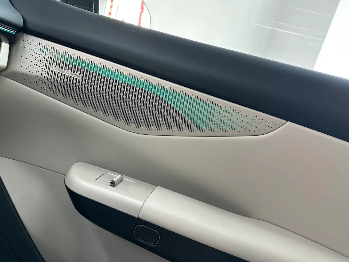 2024 LYNK&CO 07 EM-P 1.5T 163HP L4 3DHT PHEV 18.99KWH,autocango,china used car exporter,china ev exporter,chinese used car exporter,chinese used ev exporter