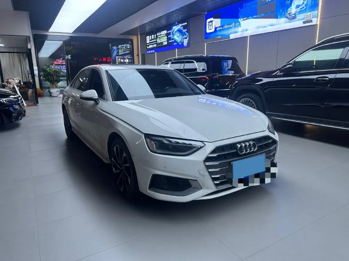 2022 Audi A4L 2.0T 190HP L4 7DCT,autocango,china used car exporter,china ev exporter,chinese used car exporter,chinese used ev exporter