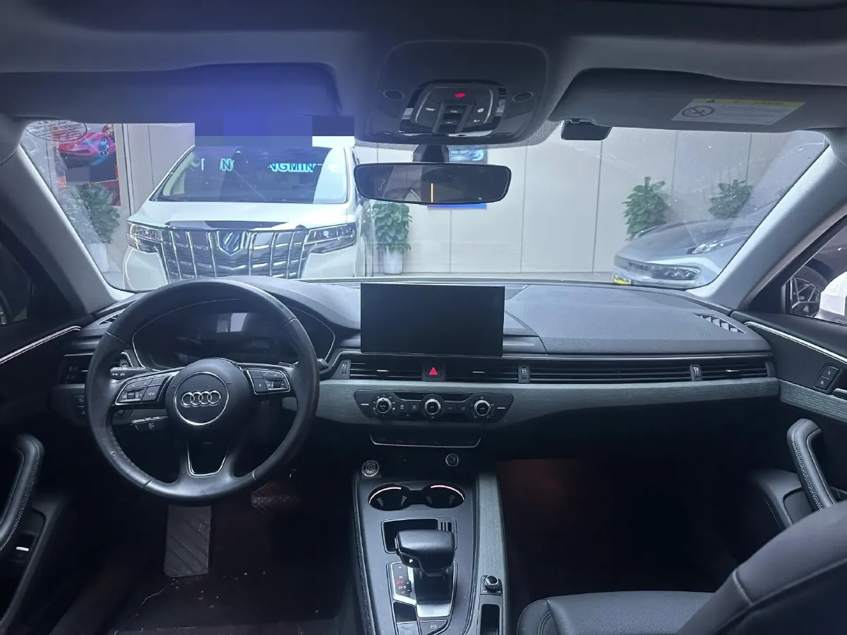 2022 Audi A4L 2.0T 190HP L4 7DCT,autocango,china used car exporter,china ev exporter,chinese used car exporter,chinese used ev exporter