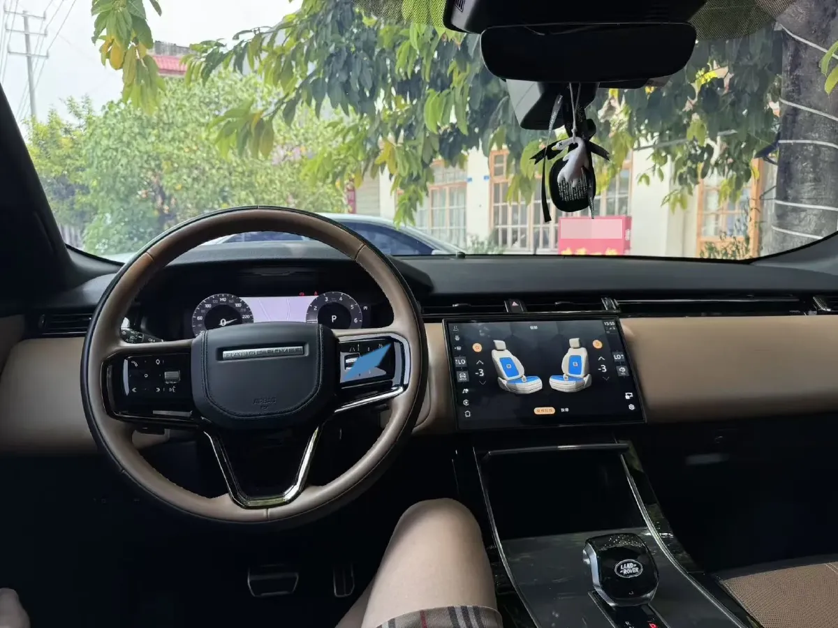 2024 Land Rover Range Rover Velar 2.0T 250HP L4 8AT,autocango,china used car exporter,china ev exporter,chinese used car exporter,chinese used ev exporter