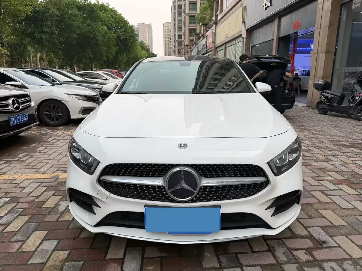 2020 Mercedes-Benz A Class 1.3T 163HP L4 7DCT,autocango,china used car exporter,china ev exporter,chinese used car exporter,chinese used ev exporter