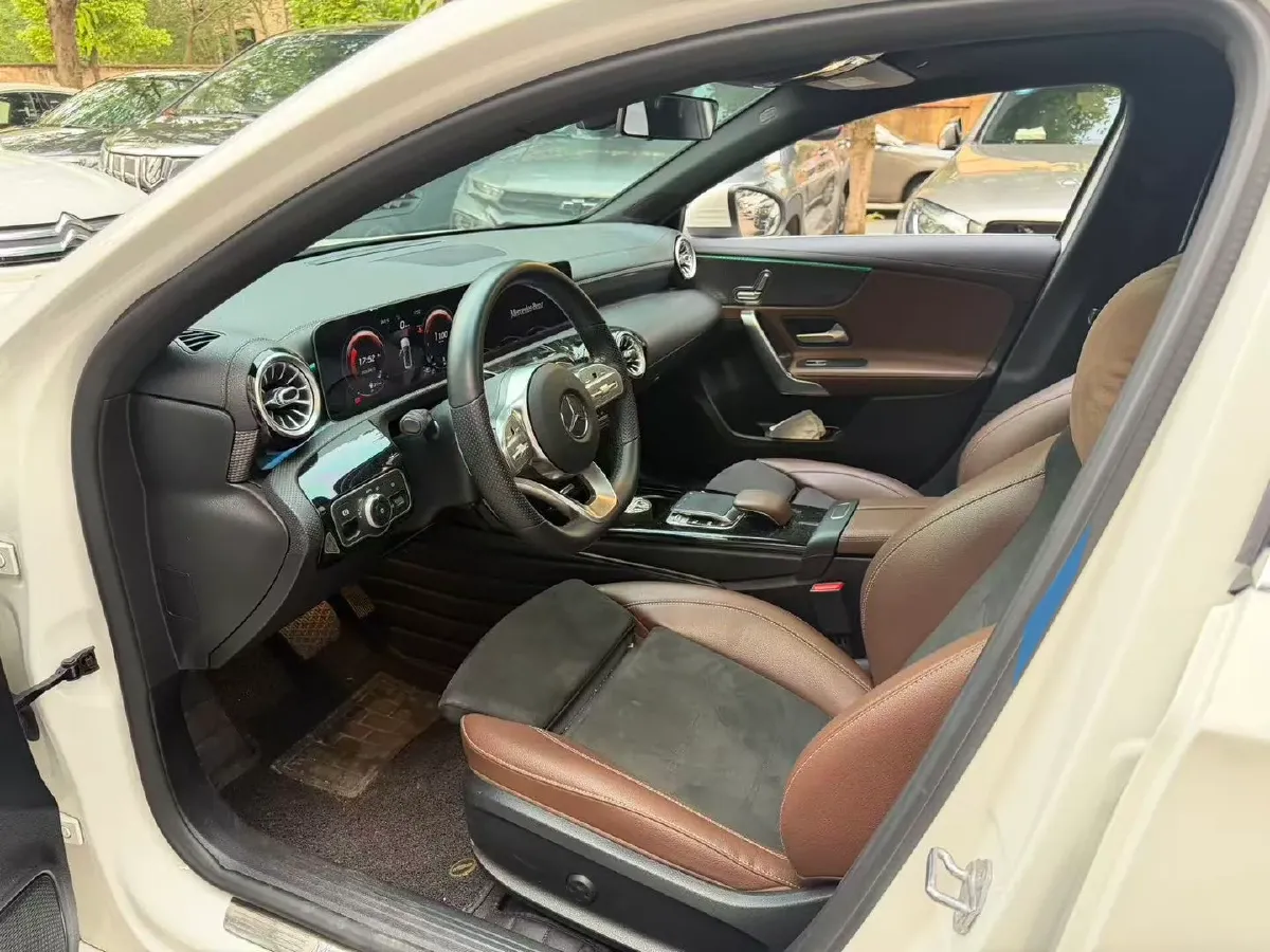 2020 Mercedes-Benz A Class 1.3T 163HP L4 7DCT,autocango,china used car exporter,china ev exporter,chinese used car exporter,chinese used ev exporter