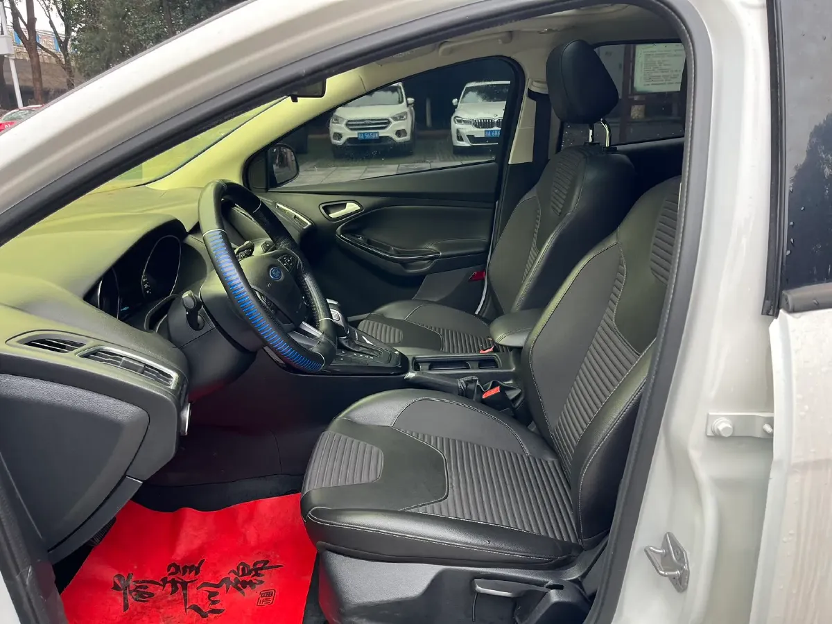 2018 Ford Focus 1.0T 125HP L3 6AT,autocango,china used car exporter,china ev exporter,chinese used car exporter,chinese used ev exporter