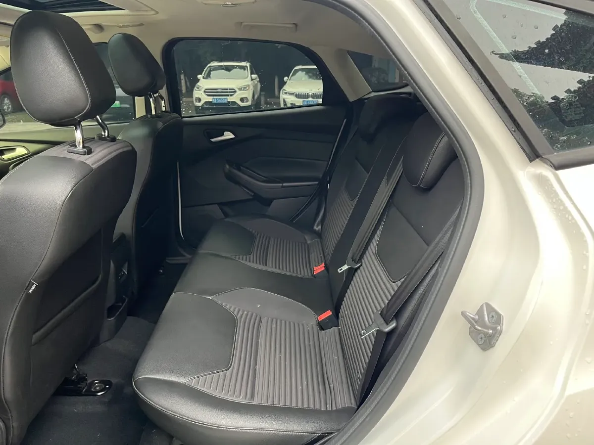 2018 Ford Focus 1.0T 125HP L3 6AT,autocango,china used car exporter,china ev exporter,chinese used car exporter,chinese used ev exporter