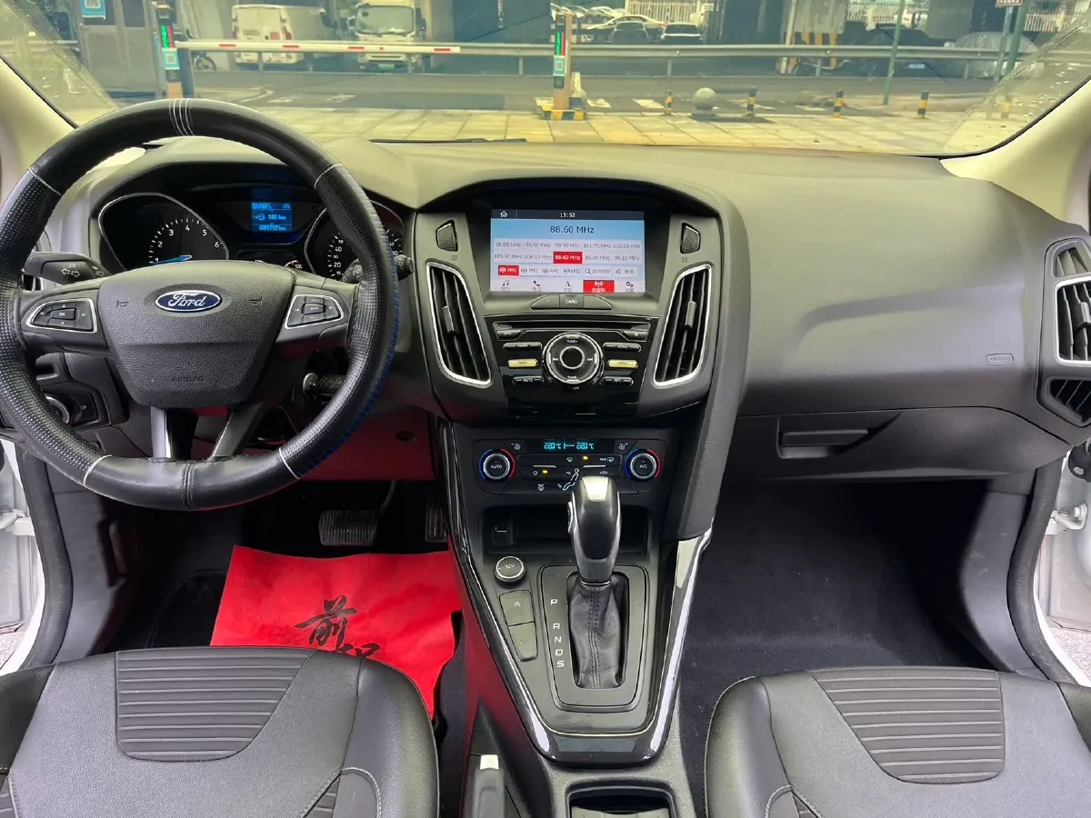 2018 Ford Focus 1.0T 125HP L3 6AT,autocango,china used car exporter,china ev exporter,chinese used car exporter,chinese used ev exporter