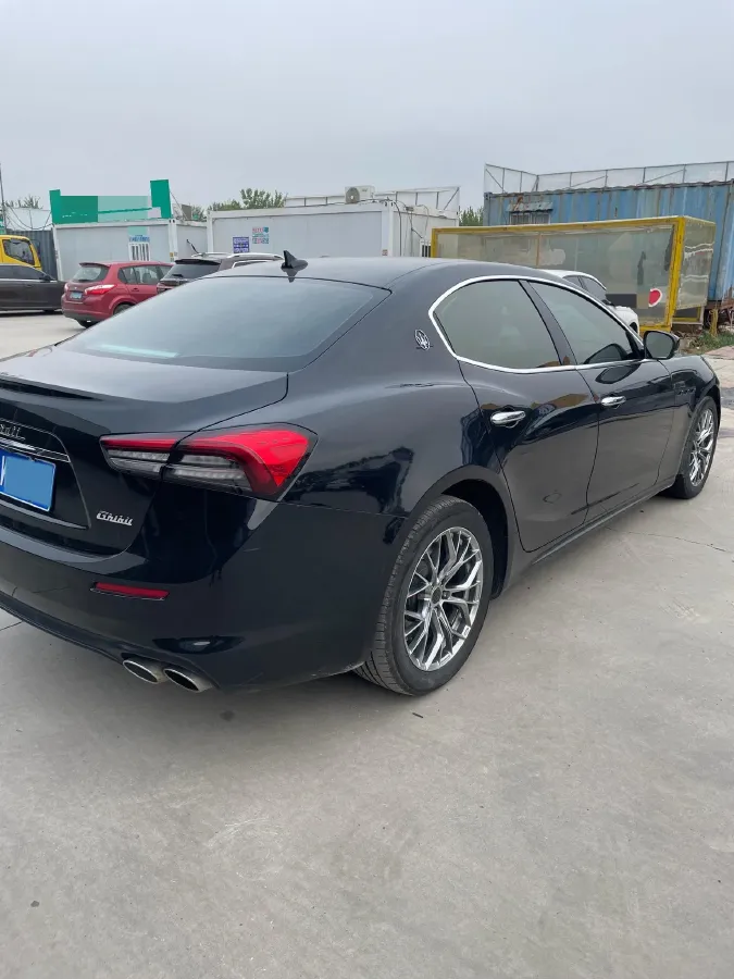 2021 Maserati Ghibli 2.0T 330HP L4 8AT,autocango,china used car exporter,china ev exporter,chinese used car exporter,chinese used ev exporter