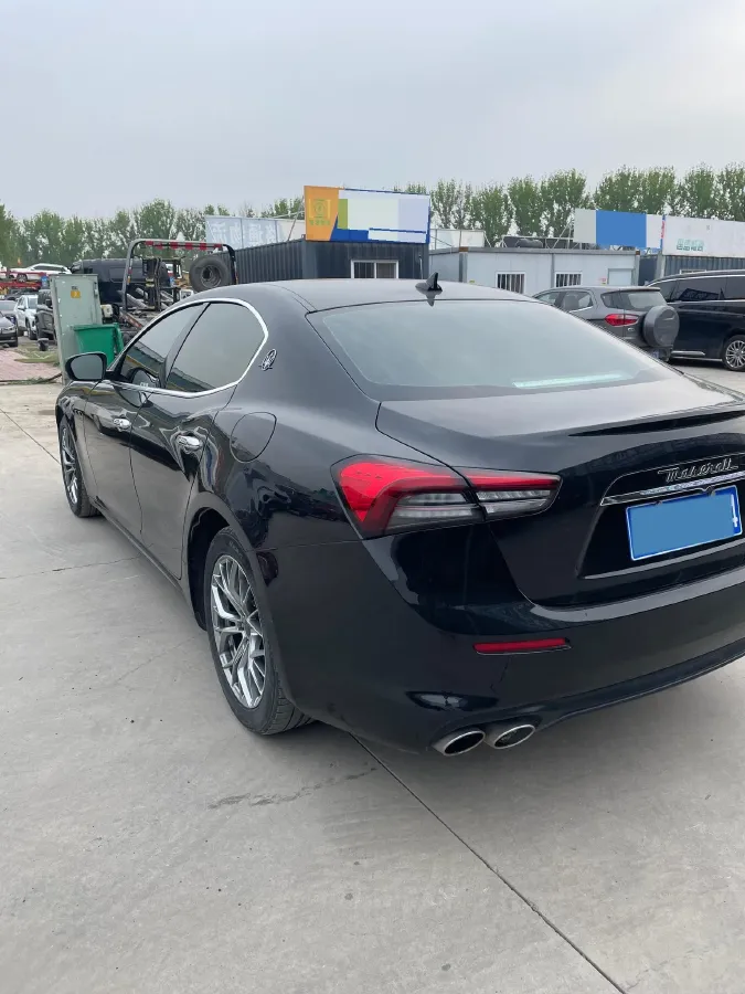 2021 Maserati Ghibli 2.0T 330HP L4 8AT,autocango,china used car exporter,china ev exporter,chinese used car exporter,chinese used ev exporter
