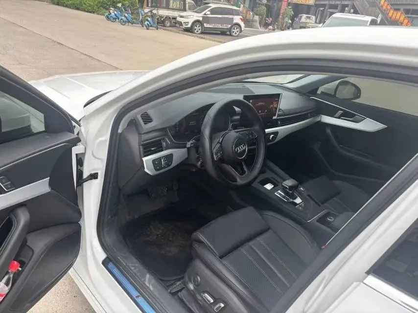 2024 Audi A4L 2.0T 190HP L4 7DCT,autocango,china used car exporter,china ev exporter,chinese used car exporter,chinese used ev exporter