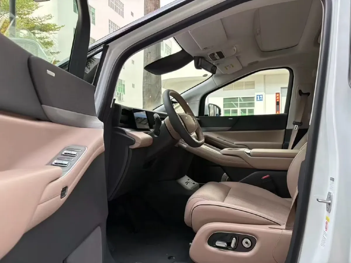 2025 Xpeng X9 BEV,autocango,china used car exporter,china ev exporter,chinese used car exporter,chinese used ev exporter