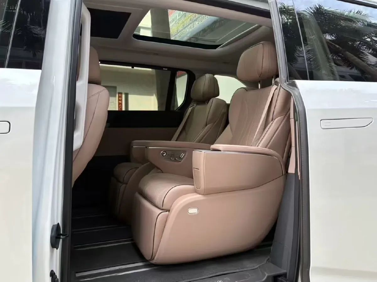 2025 Xpeng X9 BEV,autocango,china used car exporter,china ev exporter,chinese used car exporter,chinese used ev exporter