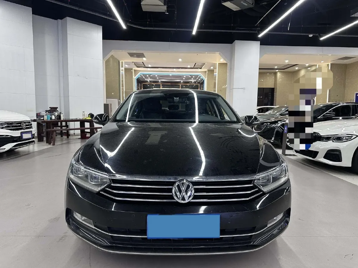 2019 Volkswagen Magotan 2.0T 186HP L4 7DCT,autocango,china used car exporter,china ev exporter,chinese used car exporter,chinese used ev exporter