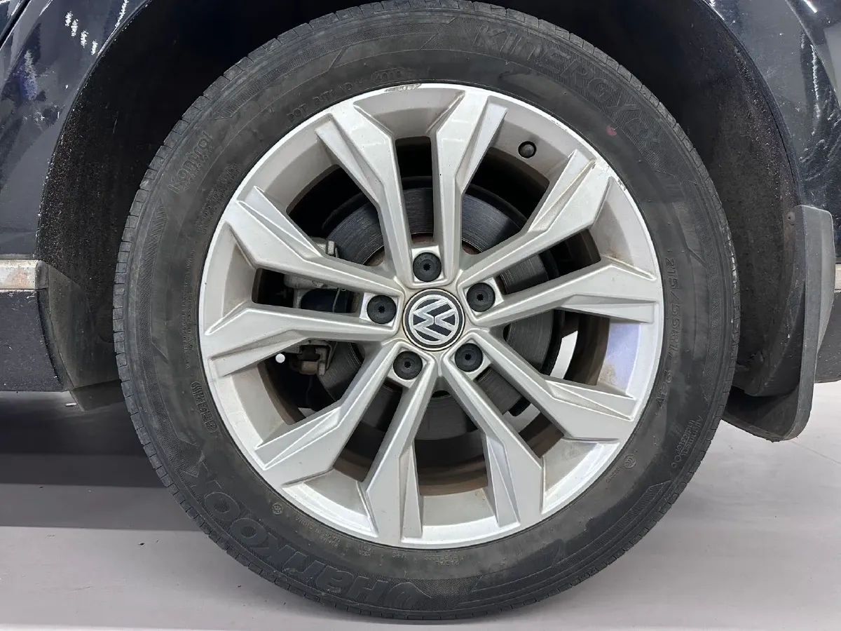2019 Volkswagen Magotan 2.0T 186HP L4 7DCT,autocango,china used car exporter,china ev exporter,chinese used car exporter,chinese used ev exporter
