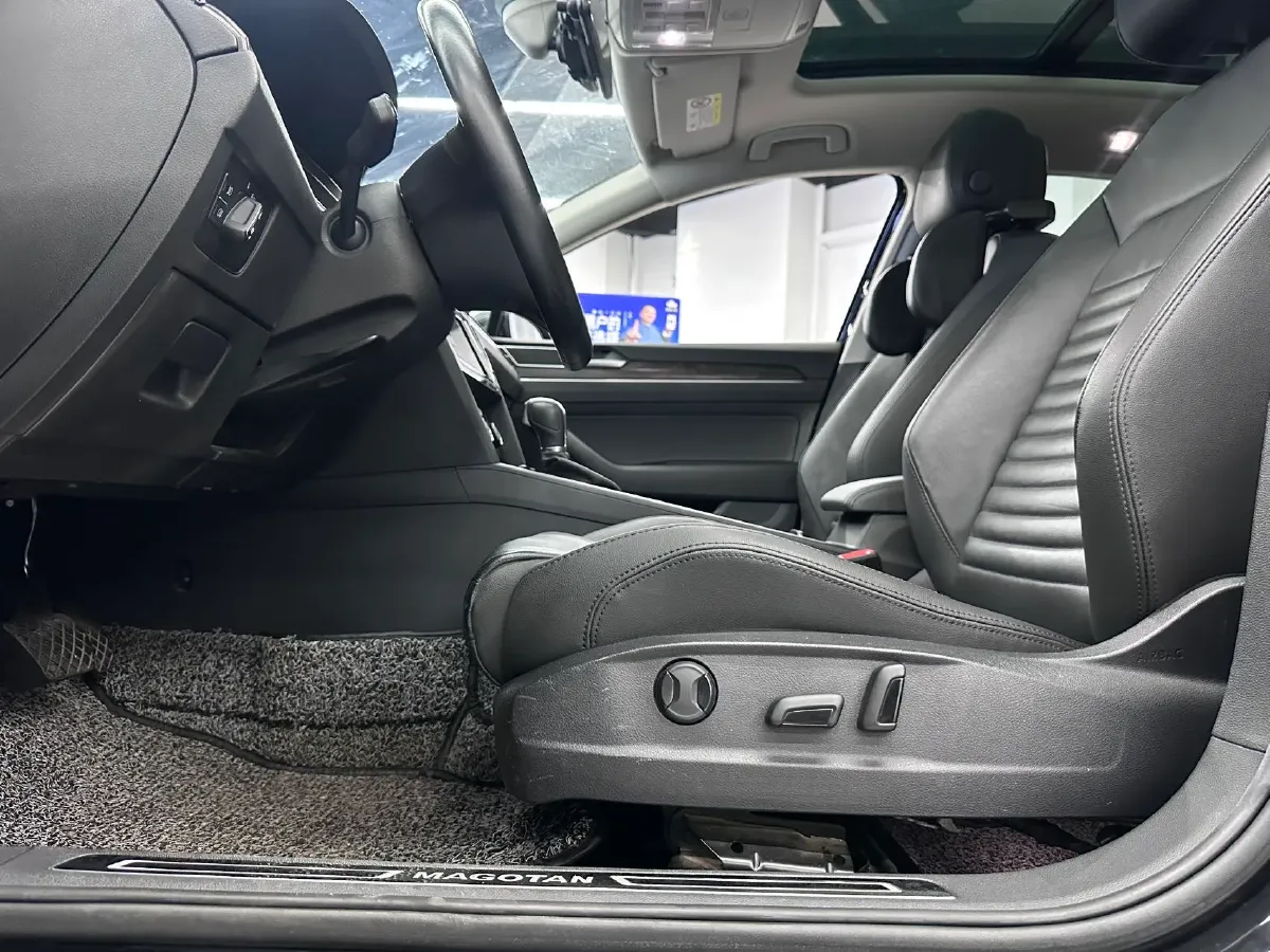 2019 Volkswagen Magotan 2.0T 186HP L4 7DCT,autocango,china used car exporter,china ev exporter,chinese used car exporter,chinese used ev exporter