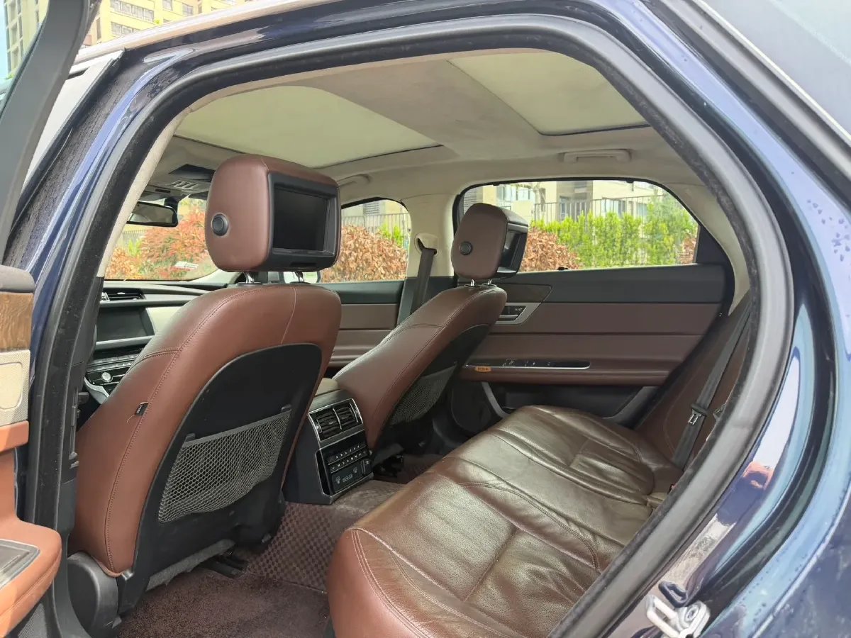 2018 Jaguar XF 2.0T 250HP L4 8AT,autocango,china used car exporter,china ev exporter,chinese used car exporter,chinese used ev exporter