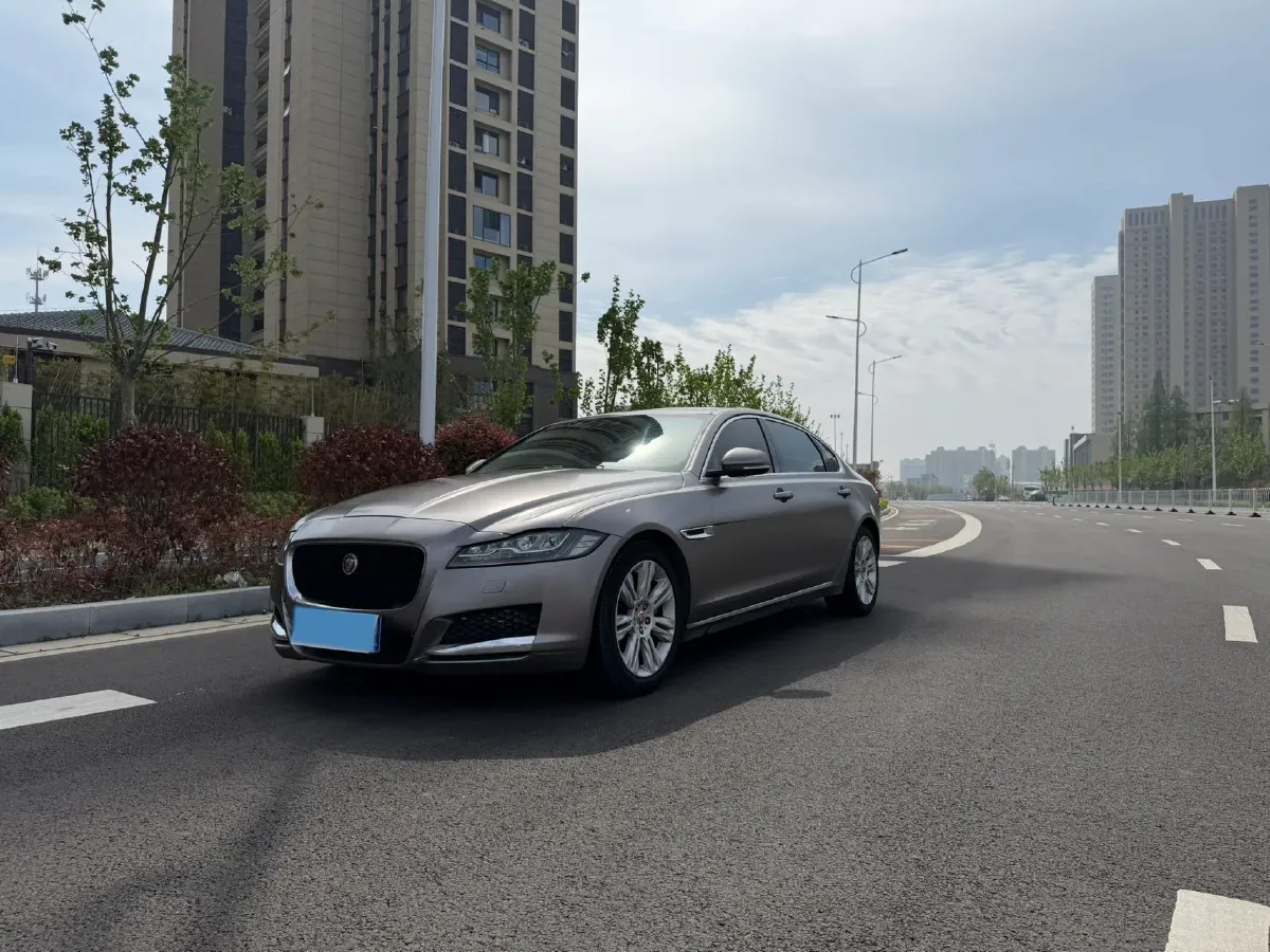 2018 Jaguar XF 2.0T 250HP L4 8AT,autocango,china used car exporter,china ev exporter,chinese used car exporter,chinese used ev exporter