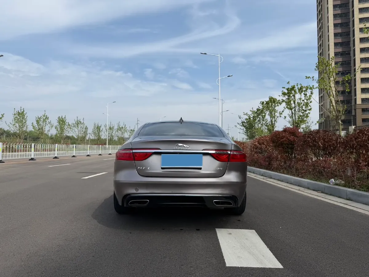 2018 Jaguar XF 2.0T 250HP L4 8AT,autocango,china used car exporter,china ev exporter,chinese used car exporter,chinese used ev exporter