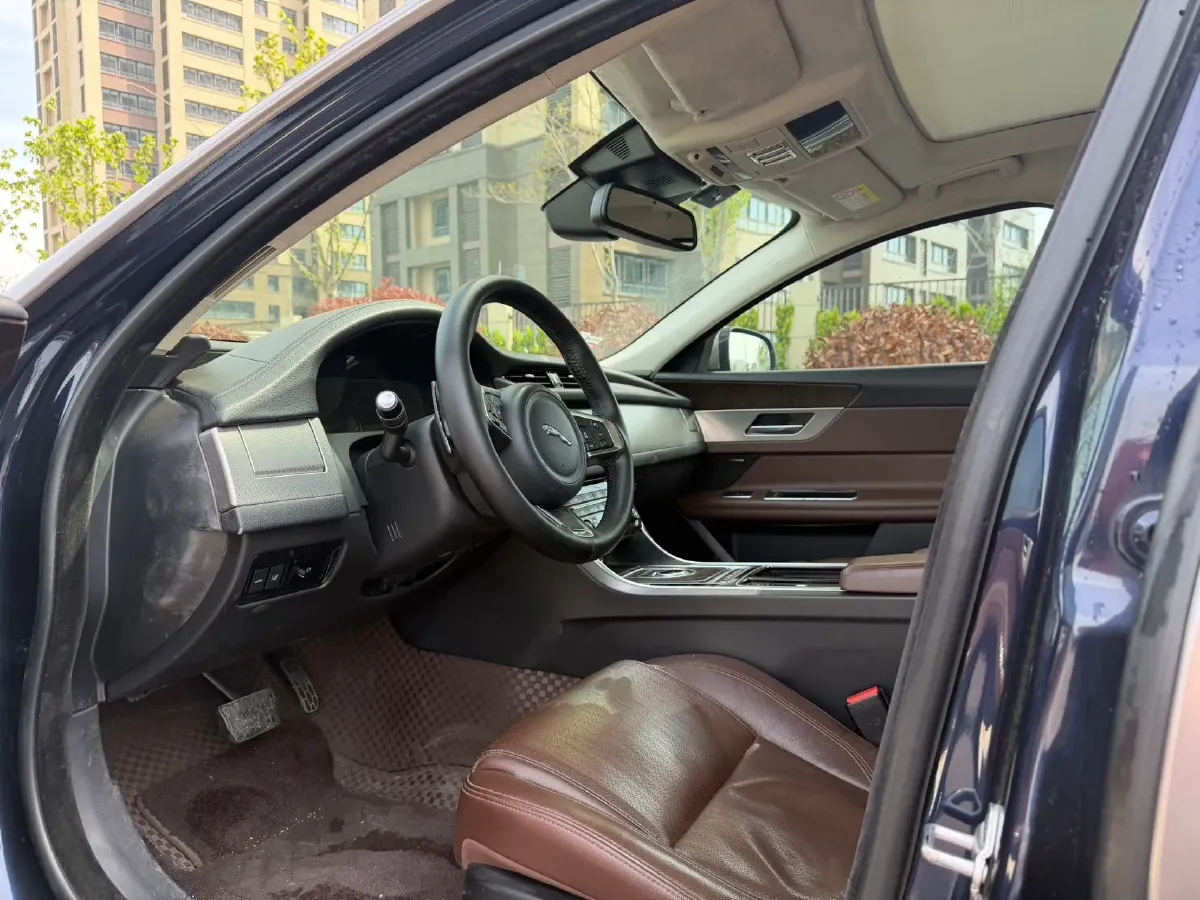 2018 Jaguar XF 2.0T 250HP L4 8AT,autocango,china used car exporter,china ev exporter,chinese used car exporter,chinese used ev exporter