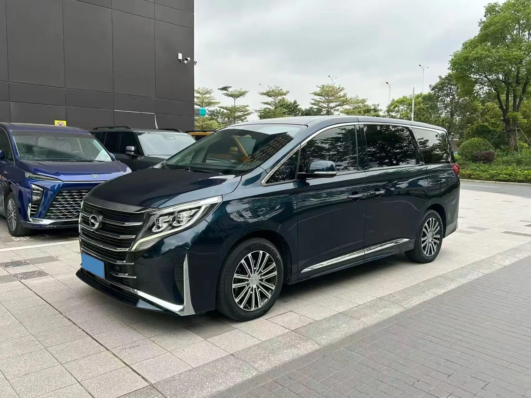 2021 GAC Trumpchi M8 2.0T 252HP L4 8AT