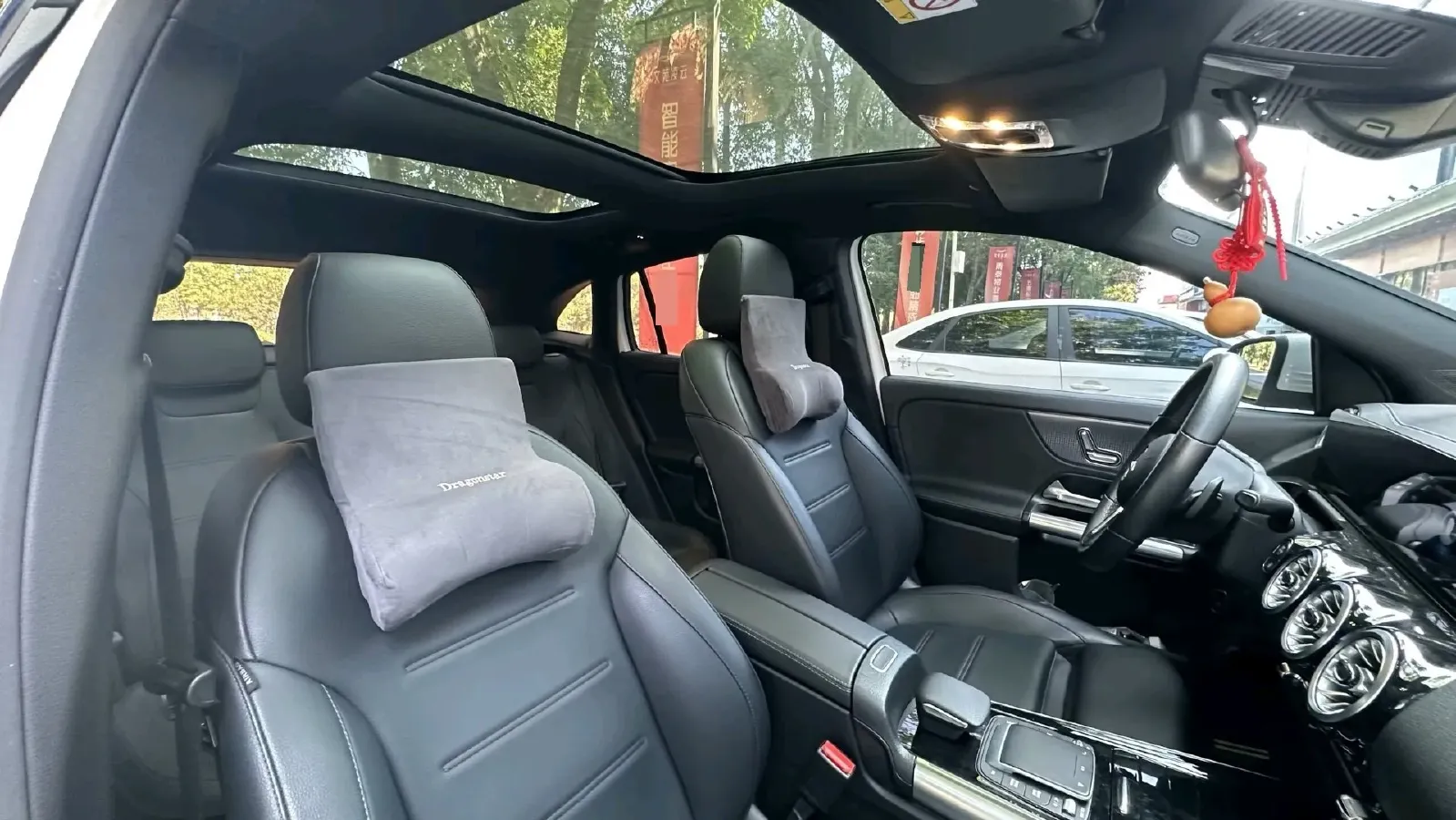 2022 Mercedes-Benz GLA Class 1.3T 136HP L4 7DCT,autocango,china used car exporter,china ev exporter,chinese used car exporter,chinese used ev exporter