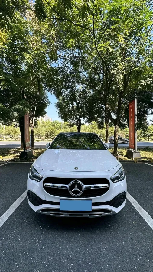 2022 Mercedes-Benz GLA Class 1.3T 136HP L4 7DCT,autocango,china used car exporter,china ev exporter,chinese used car exporter,chinese used ev exporter