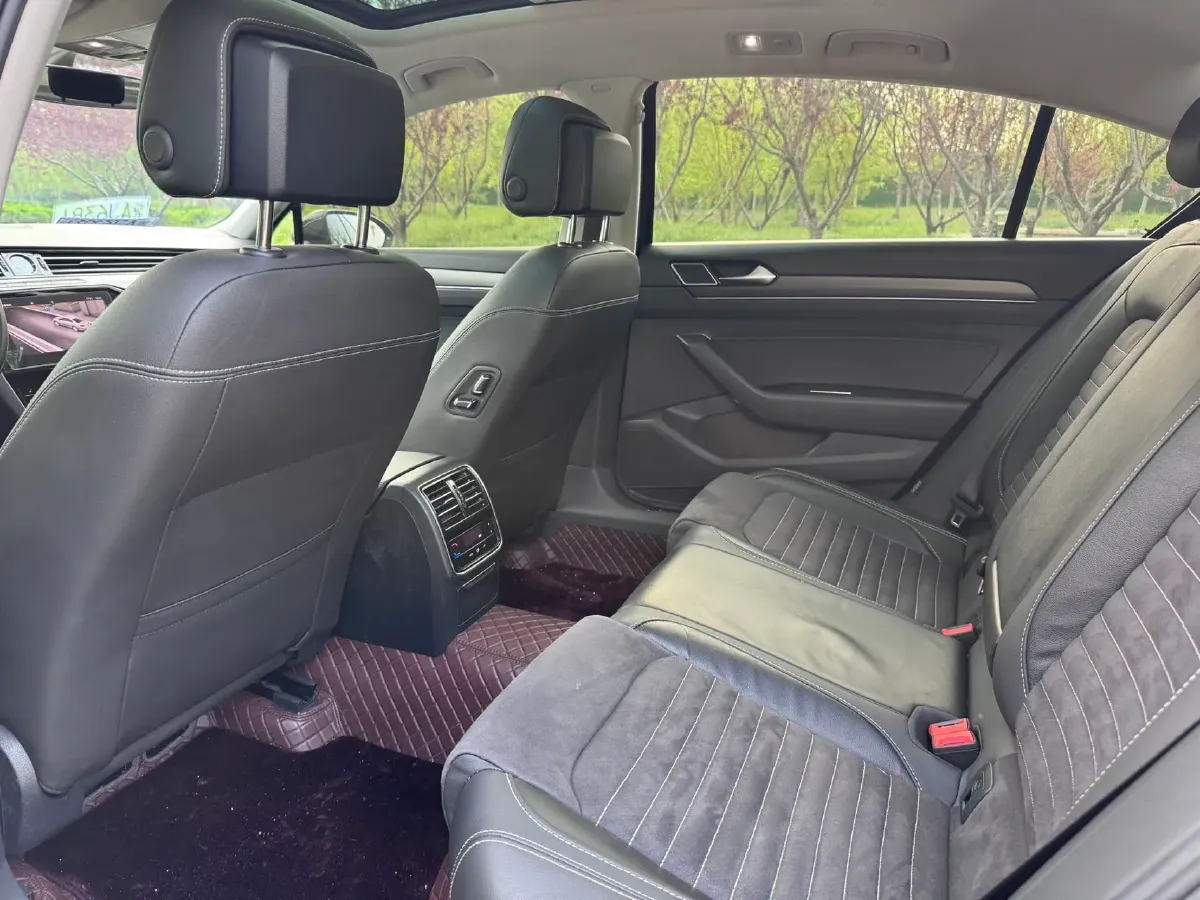 2020 Volkswagen Magotan 2.0T 186HP L4 7DCT,autocango,china used car exporter,china ev exporter,chinese used car exporter,chinese used ev exporter