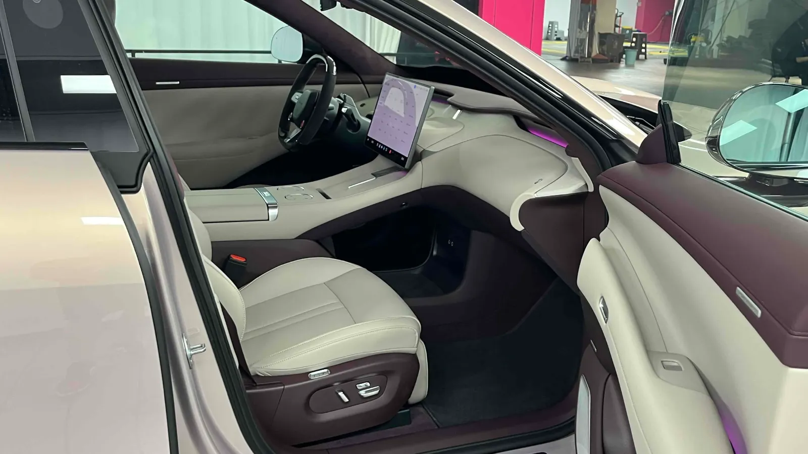 2025 MI YU7 BEV 101.7KWH,autocango,china used car exporter,china ev exporter,chinese used car exporter,chinese used ev exporter