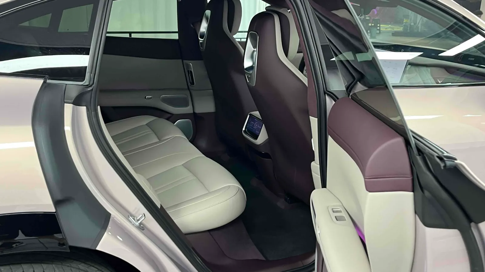 2025 MI YU7 BEV 101.7KWH,autocango,china used car exporter,china ev exporter,chinese used car exporter,chinese used ev exporter