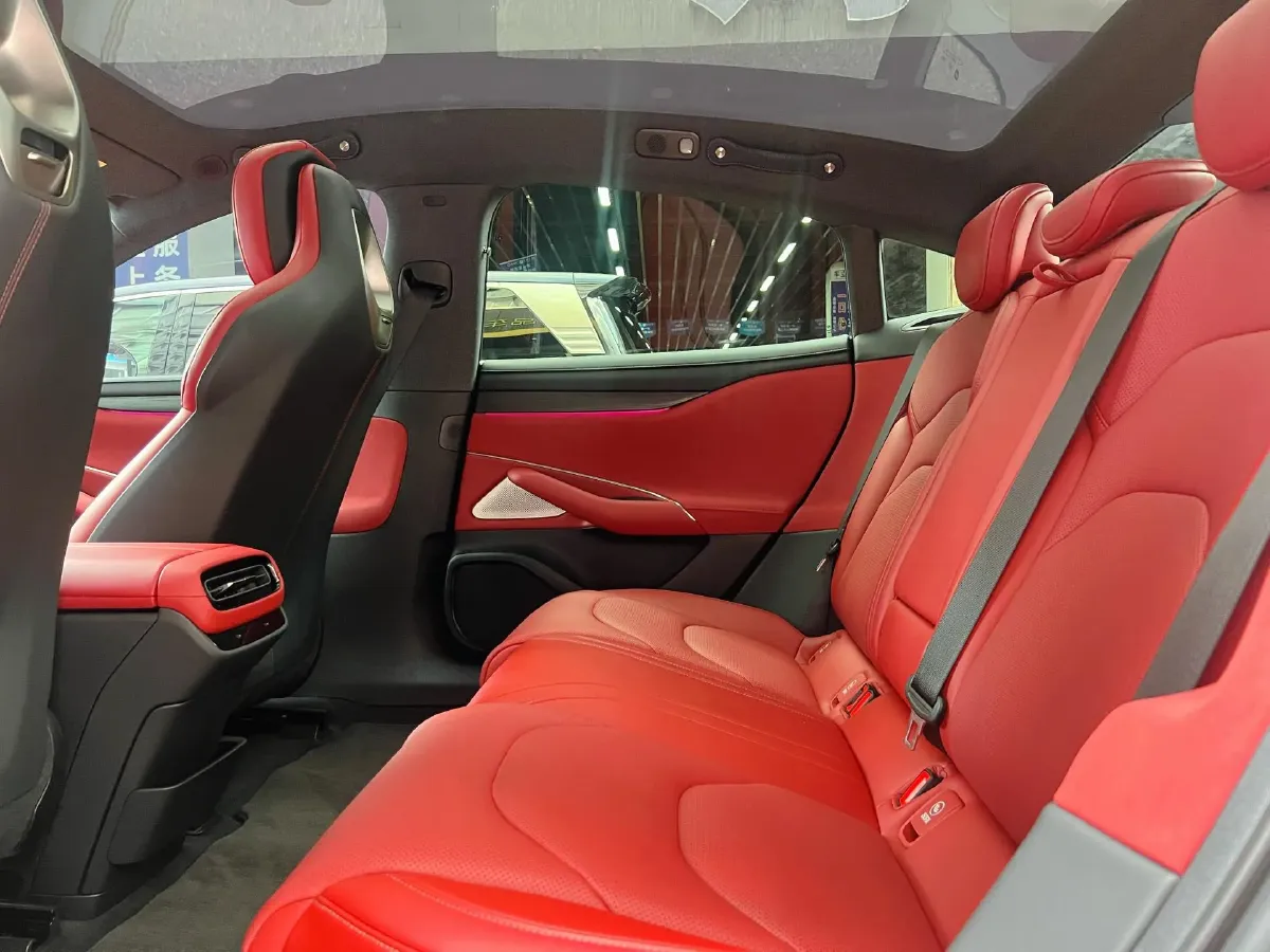 2024 MI SU7 BEV 73.6KWH,autocango,china used car exporter,china ev exporter,chinese used car exporter,chinese used ev exporter