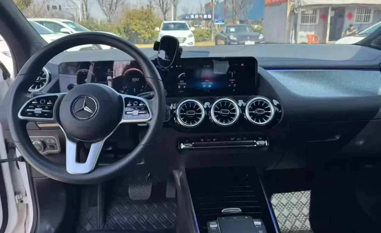 2022 Mercedes-Benz GLA Class 1.3T 136HP L4 7DCT,autocango,china used car exporter,china ev exporter,chinese used car exporter,chinese used ev exporter