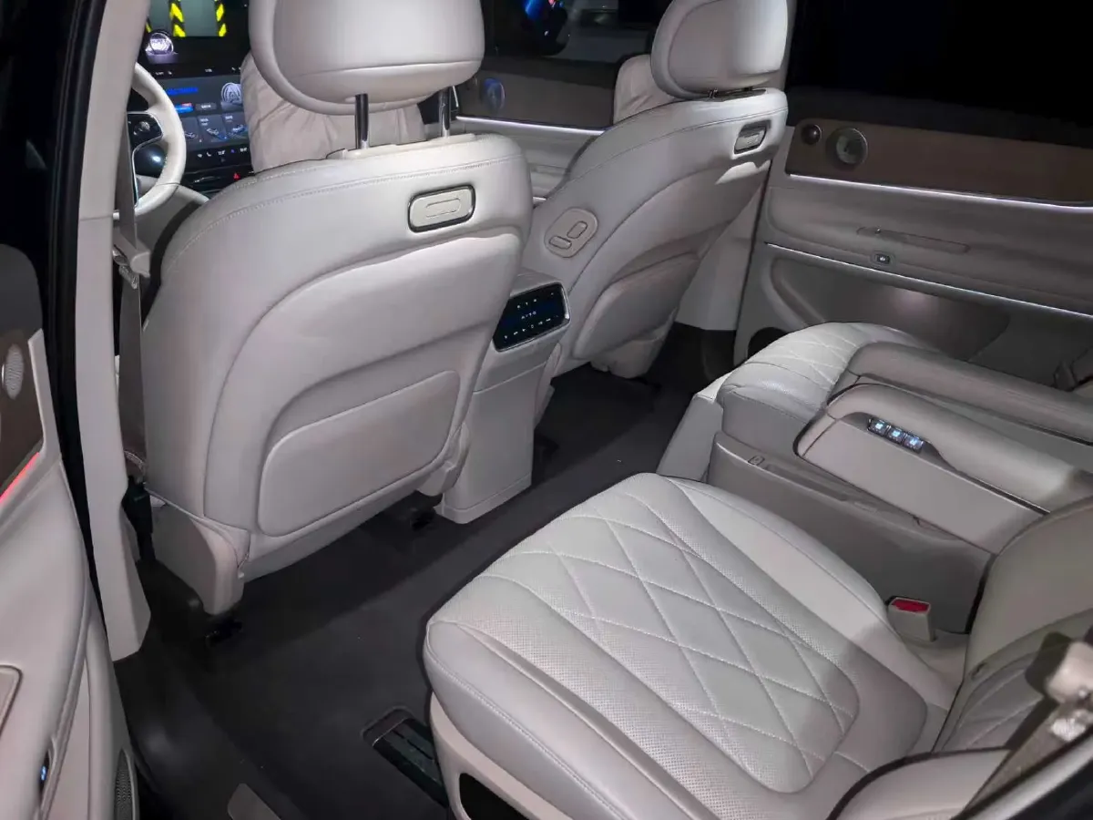 2024 AITO AITO M9 1.5T 152HP L4 REEV 42KWH,autocango,china used car exporter,china ev exporter,chinese used car exporter,chinese used ev exporter