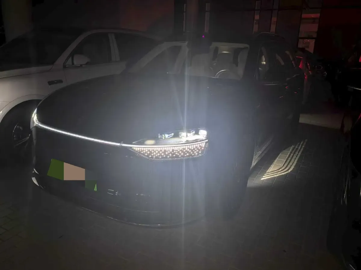 2024 AITO AITO M9 1.5T 152HP L4 REEV 42KWH,autocango,china used car exporter,china ev exporter,chinese used car exporter,chinese used ev exporter