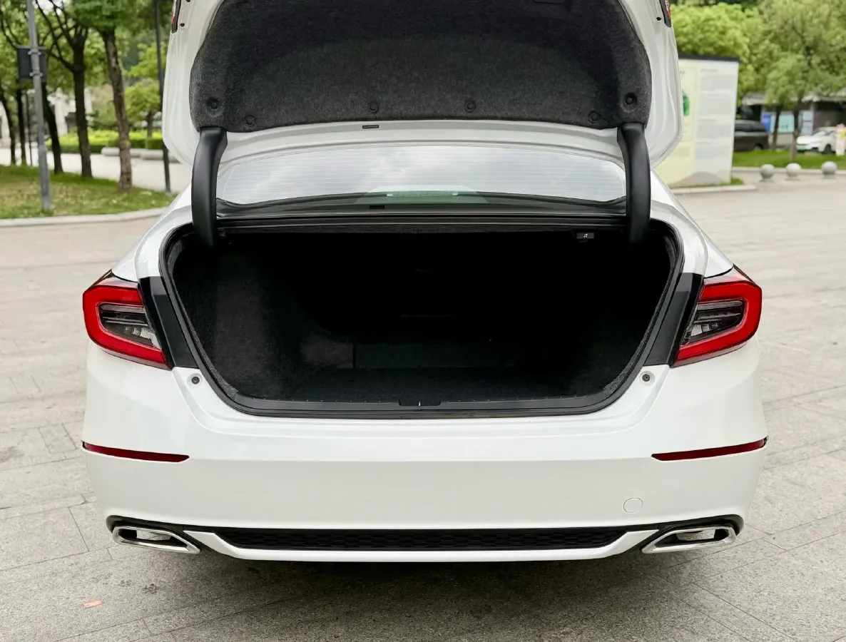 2022 Honda Accord 1.5T 194HP L4 CVT,autocango,china used car exporter,china ev exporter,chinese used car exporter,chinese used ev exporter