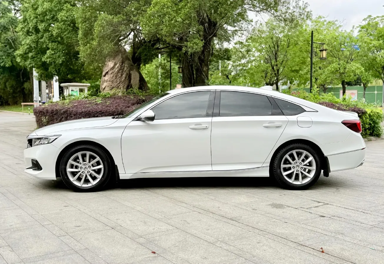 2022 Honda Accord 1.5T 194HP L4 CVT,autocango,china used car exporter,china ev exporter,chinese used car exporter,chinese used ev exporter