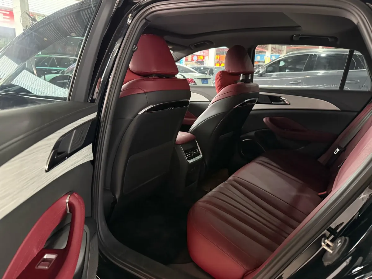 2025 HongQi H5 1.5T 169HP L4 7DCT,autocango,china used car exporter,china ev exporter,chinese used car exporter,chinese used ev exporter