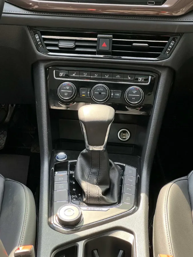 2019 Jeep Compass 1.3T 173HP L4 9AT,autocango,china used car exporter,china ev exporter,chinese used car exporter,chinese used ev exporter