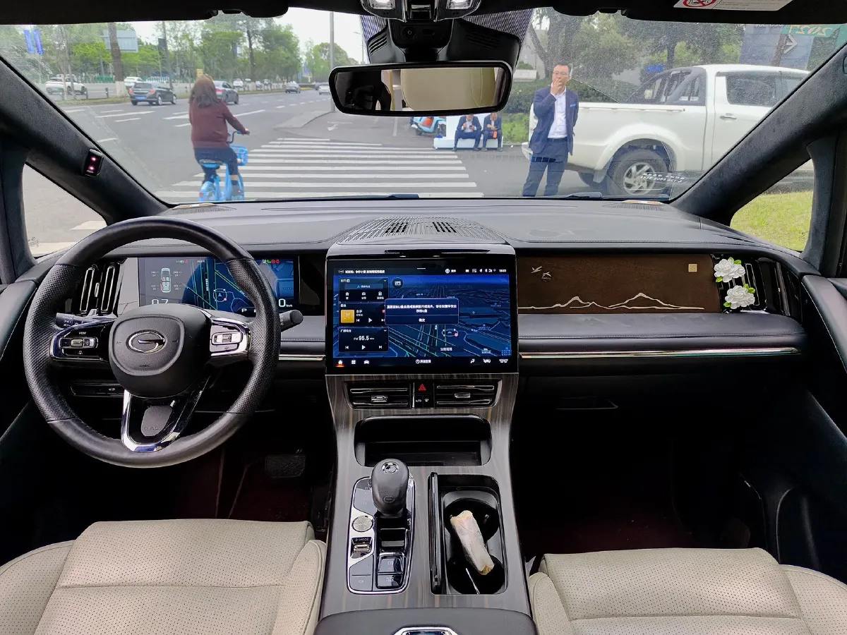 2023 GAC Trumpchi M8 2.0T 252HP L4 8AT,autocango,china used car exporter,china ev exporter,chinese used car exporter,chinese used ev exporter