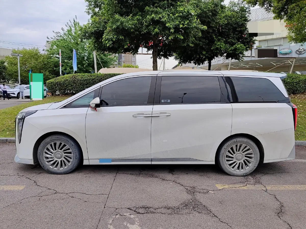 2023 GAC Trumpchi M8 2.0T 252HP L4 8AT,autocango,china used car exporter,china ev exporter,chinese used car exporter,chinese used ev exporter