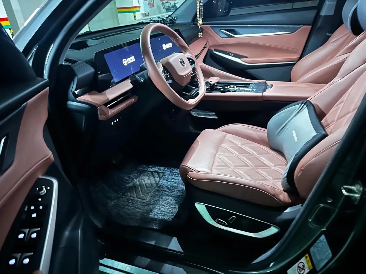 2022 ChangAn CS75 Plus 1.5T 188HP L4 8AT,autocango,china used car exporter,china ev exporter,chinese used car exporter,chinese used ev exporter