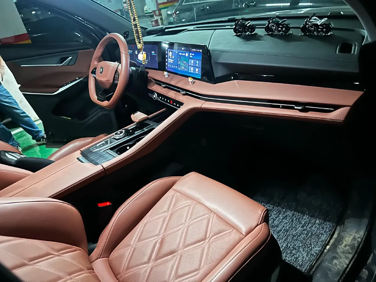 2022 ChangAn CS75 Plus 1.5T 188HP L4 8AT,autocango,china used car exporter,china ev exporter,chinese used car exporter,chinese used ev exporter