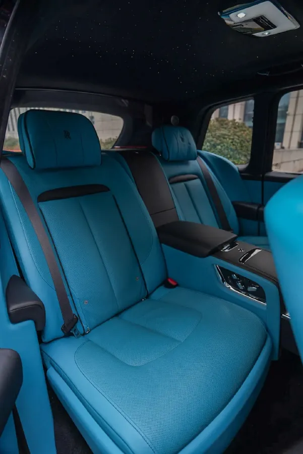 2018 Rolls-Royce Cullinan 6.7T 571HP V12 8AT,autocango,china used car exporter,china ev exporter,chinese used car exporter,chinese used ev exporter