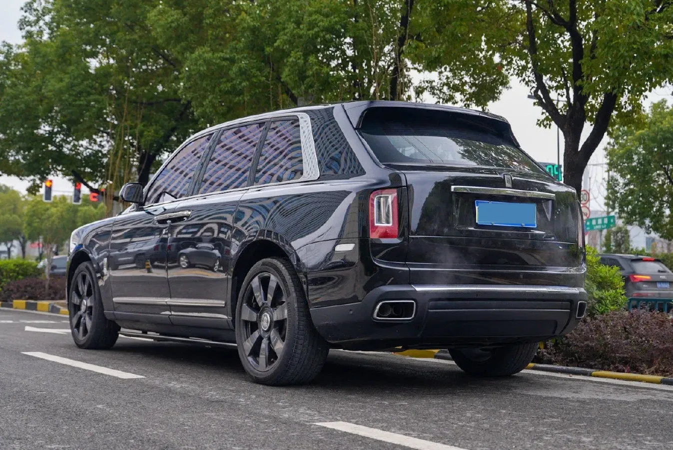 2018 Rolls-Royce Cullinan 6.7T 571HP V12 8AT,autocango,china used car exporter,china ev exporter,chinese used car exporter,chinese used ev exporter