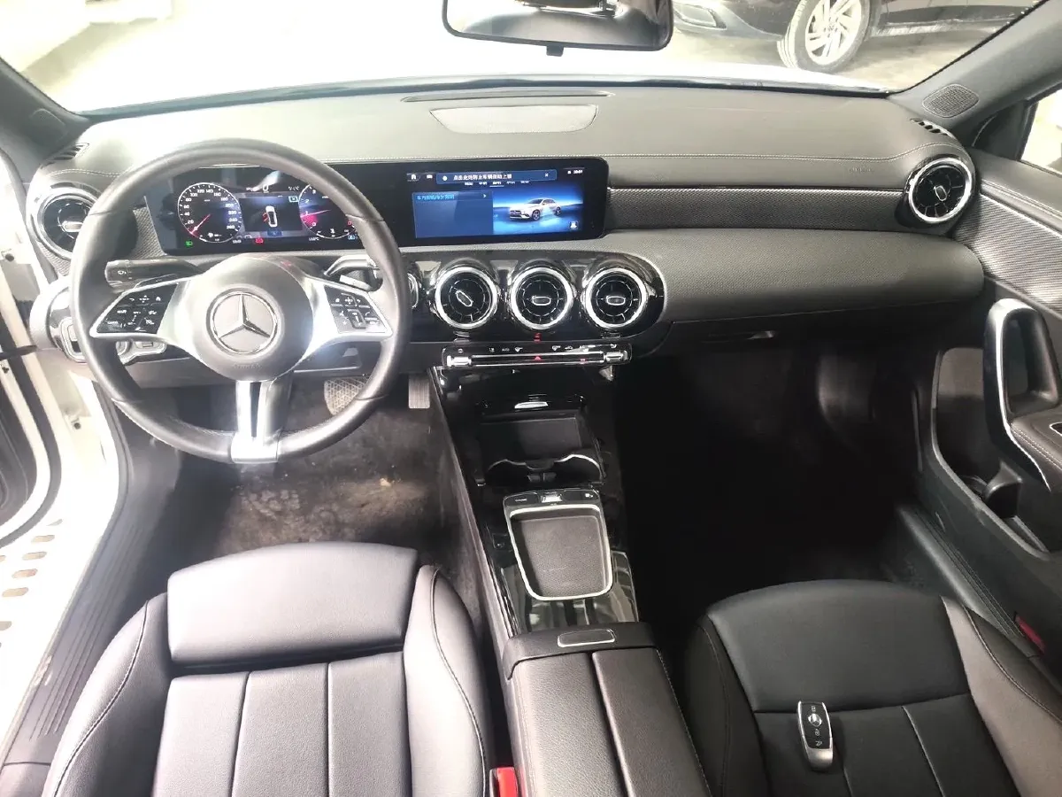2023 Mercedes-Benz A Class 1.3T 136HP L4 7DCT,autocango,china used car exporter,china ev exporter,chinese used car exporter,chinese used ev exporter