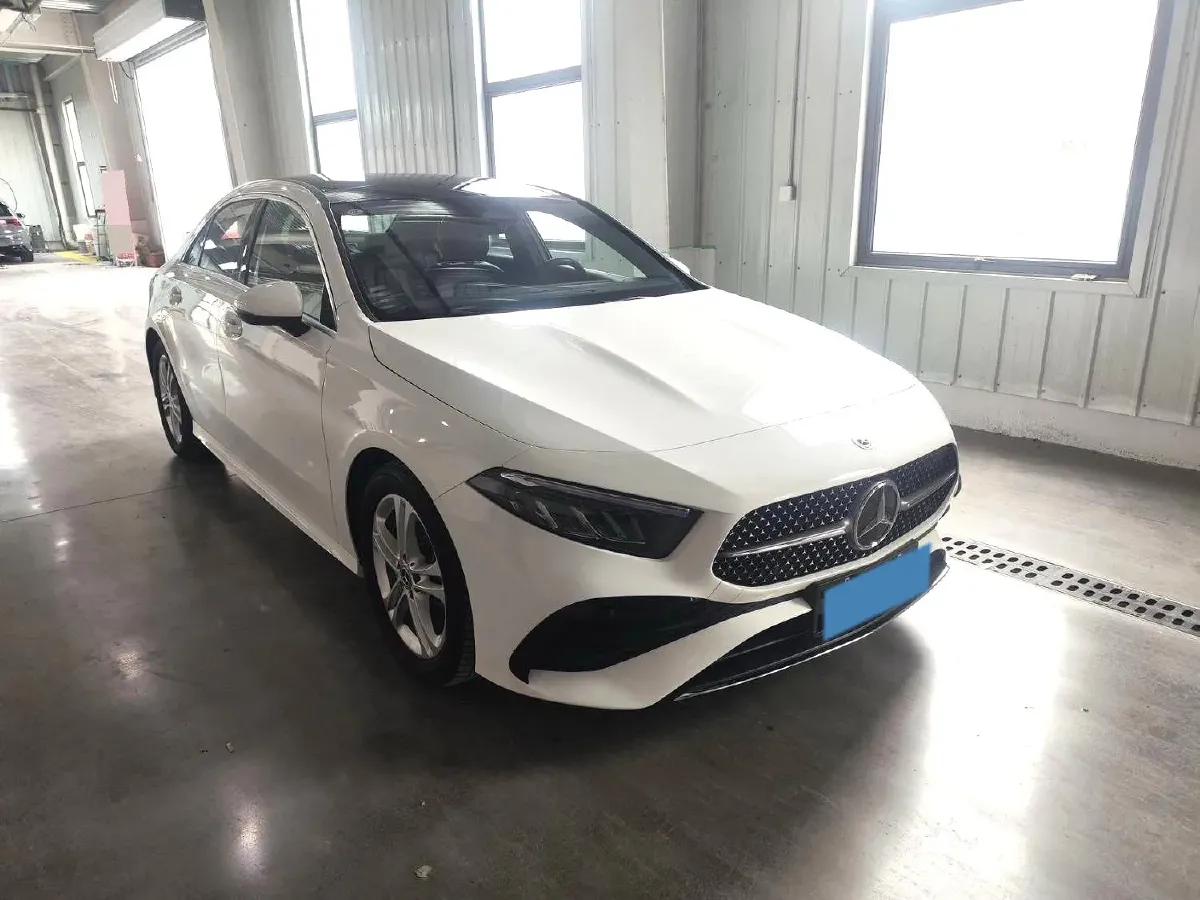 2023 Mercedes-Benz A Class 1.3T 136HP L4 7DCT,autocango,china used car exporter,china ev exporter,chinese used car exporter,chinese used ev exporter