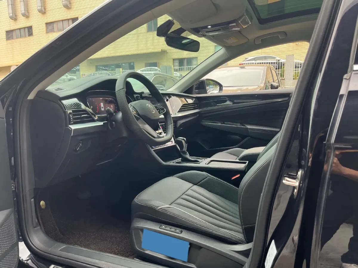 2024 Volkswagen Passat 2.0T 220HP L4 7DCT,autocango,china used car exporter,china ev exporter,chinese used car exporter,chinese used ev exporter