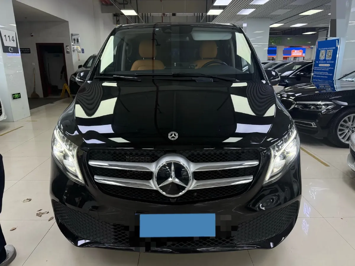 2022 Mercedes-Benz V Class 2.0T 211HP L4 9AT,autocango,china used car exporter,china ev exporter,chinese used car exporter,chinese used ev exporter