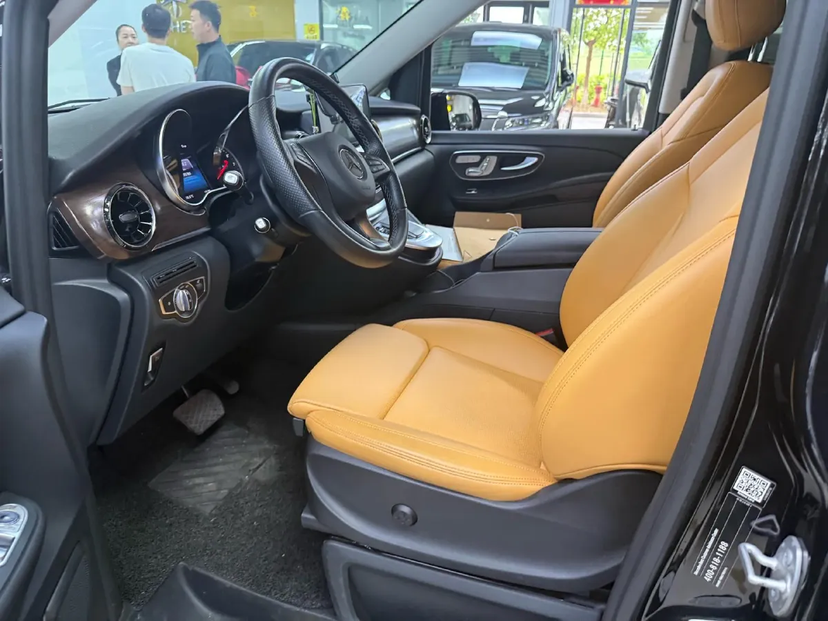 2022 Mercedes-Benz V Class 2.0T 211HP L4 9AT,autocango,china used car exporter,china ev exporter,chinese used car exporter,chinese used ev exporter