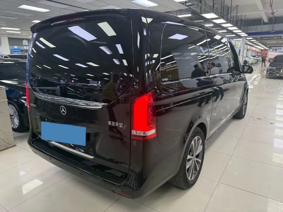 2022 Mercedes-Benz V Class 2.0T 211HP L4 9AT,autocango,china used car exporter,china ev exporter,chinese used car exporter,chinese used ev exporter