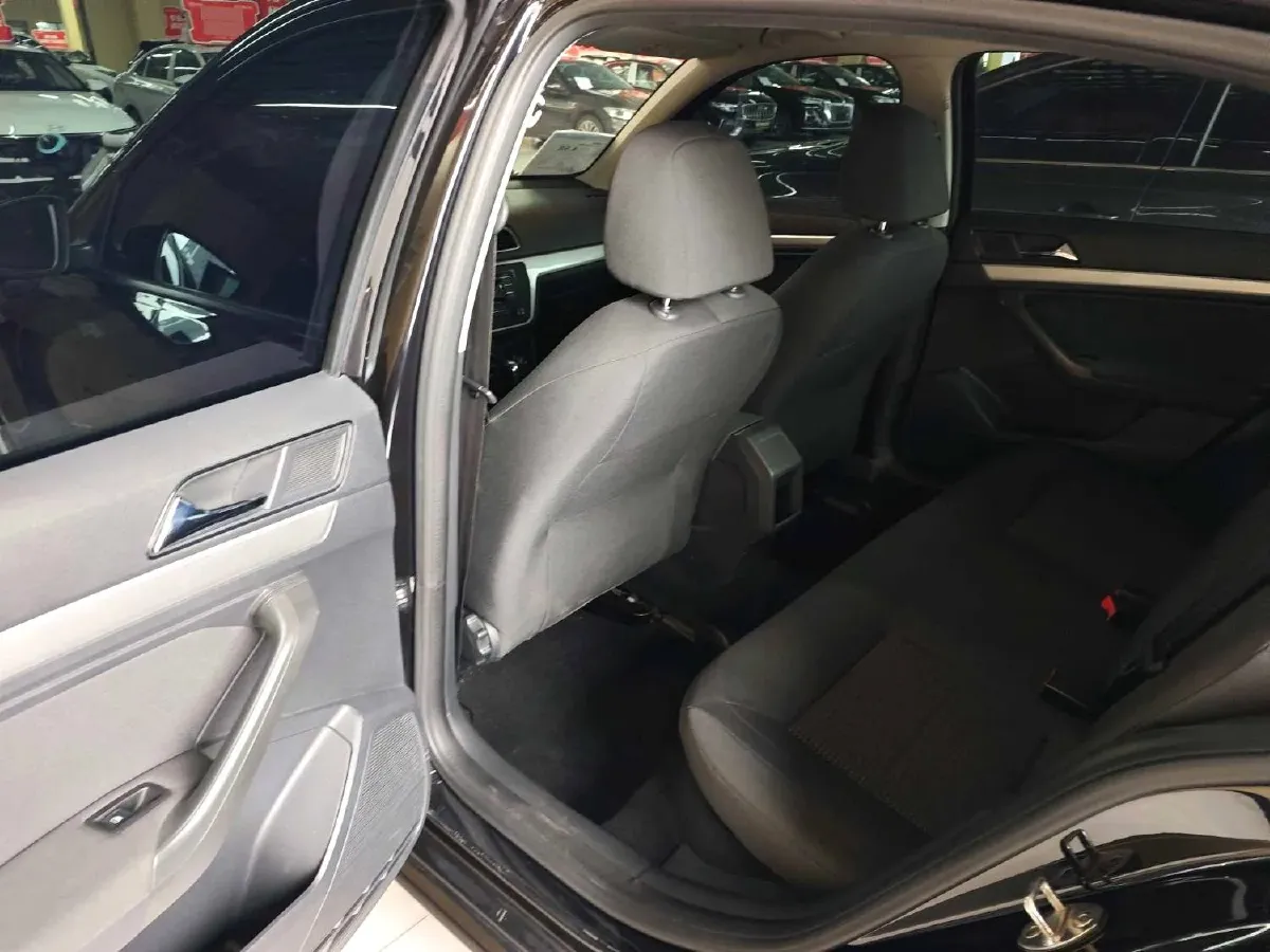 2017 Volkswagen Lavida 1.6L 110HP L4 6AT,autocango,china used car exporter,china ev exporter,chinese used car exporter,chinese used ev exporter