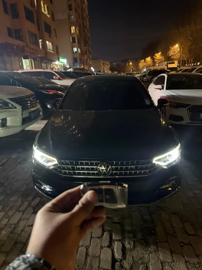 2020 Volkswagen Magotan 2.0T 186HP L4 7DCT,autocango,china used car exporter,china ev exporter,chinese used car exporter,chinese used ev exporter