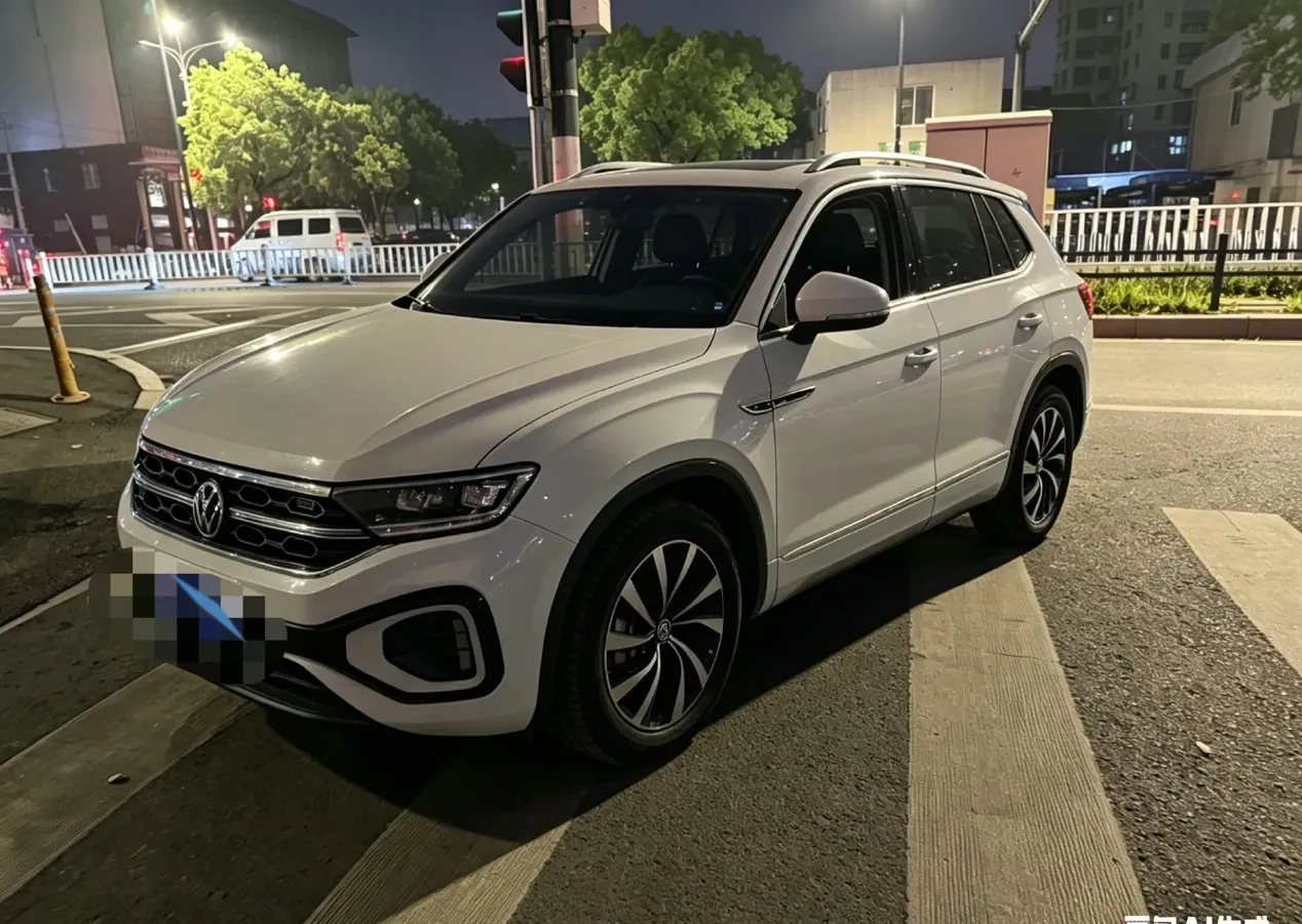 2023 Volkswagen T-Roc 1.5T 160HP L4 7DCT,autocango,china used car exporter,china ev exporter,chinese used car exporter,chinese used ev exporter